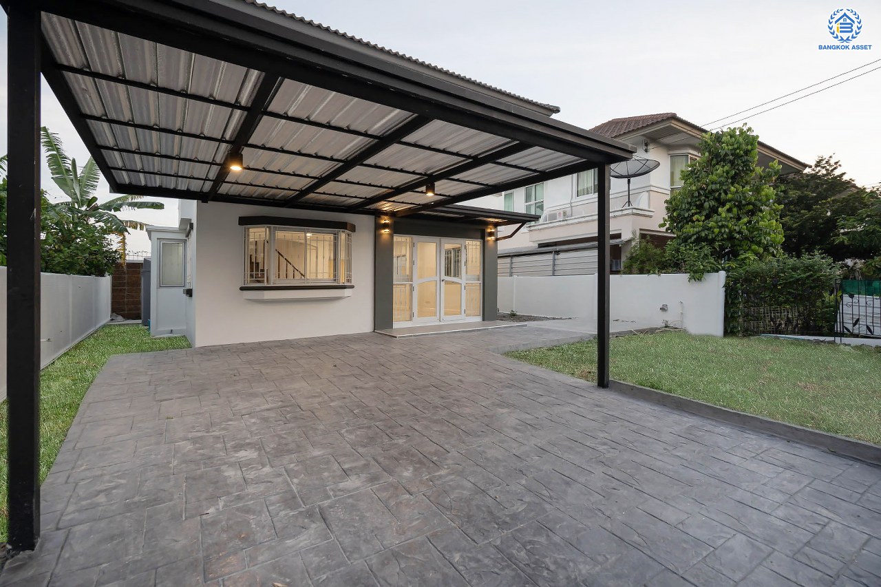 บ้านมือสองตกแต่งใหม่ โครงการ ศุภาลัยวิลล์ วงแหวน-รัตนาธิเบศร์ เนื้อที่กว้างขวางถึง 57 ตร.ว. ฟังก์ชัน 3 ห้องนอน 2 ห้องน้ำ 1 ห้องอเนกประสงค์ 2 ที่จอดรถ ตอบโจทย์ทุกการเข้าอยู่ บนทำเลเดินทางสะดวก เชื่อมต่อถนนหลายเส้นทาง เพียง 15 นาทีก็ถึงรถไฟฟ้าสายสีม่วง "สถานีคลองบางไผ่" ใกล้ทางด่วน "กาญจนาภิเษก"